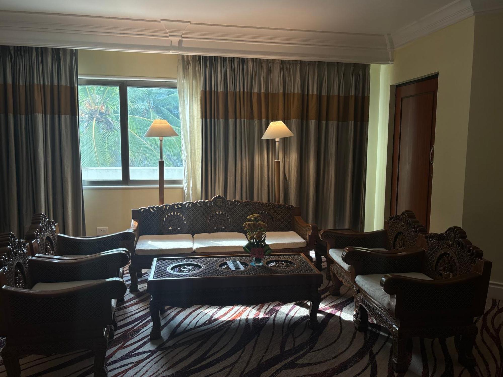 Le Royal Meridien Τσενάι Εξωτερικό φωτογραφία