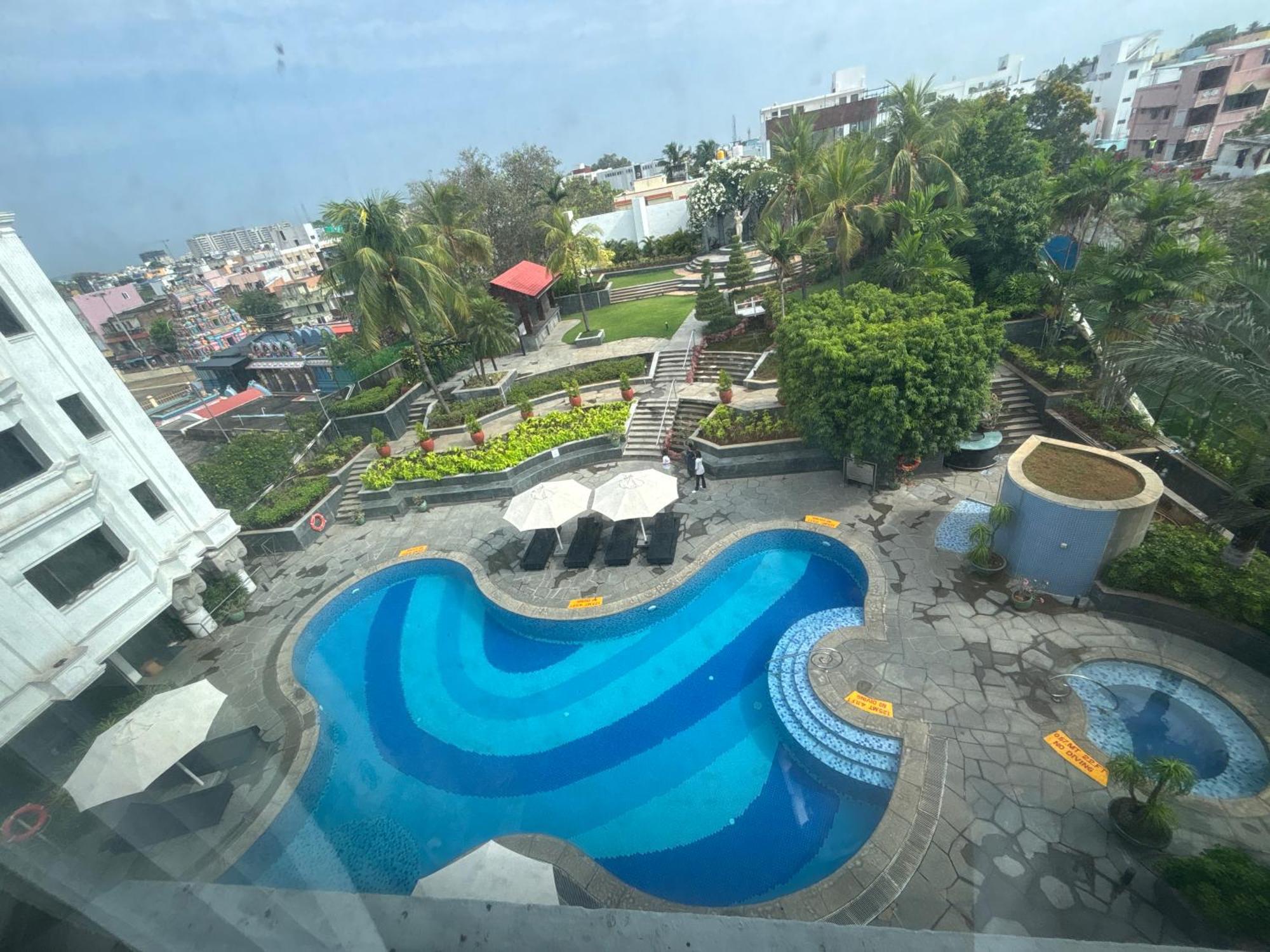 Le Royal Meridien Τσενάι Εξωτερικό φωτογραφία